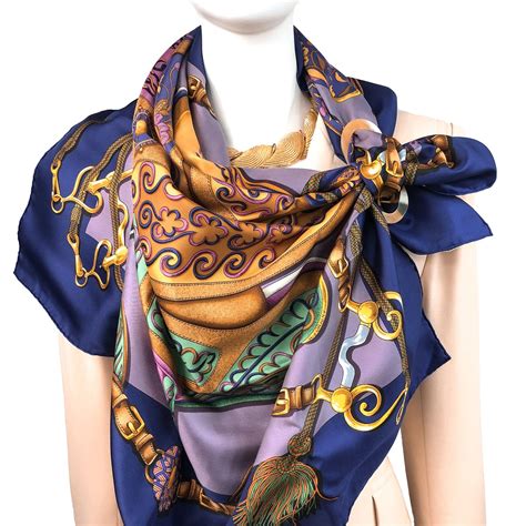 how to style Hermes scarf